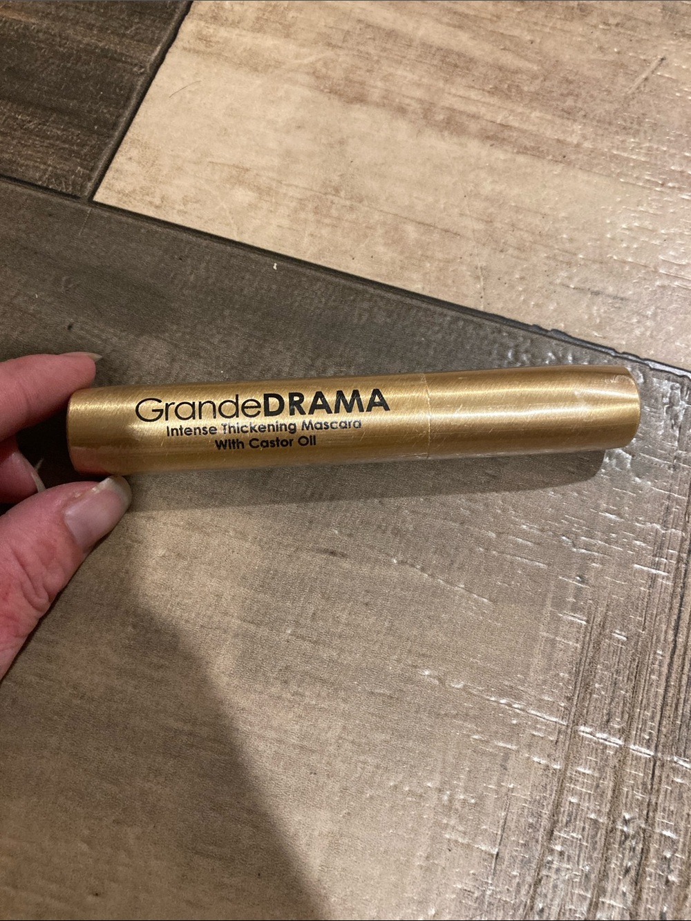 Ariana Grande GrandeDRAMA Intense Thickening Mascara in Gold